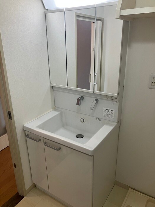 物件内観写真9　(洗面)