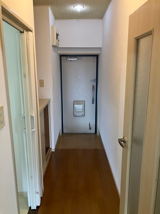 物件内観写真12　(廊下)