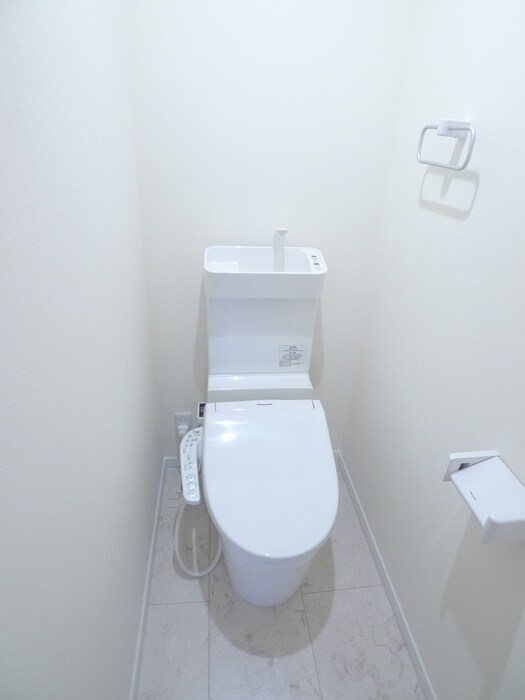 物件内観写真8　(トイレ)