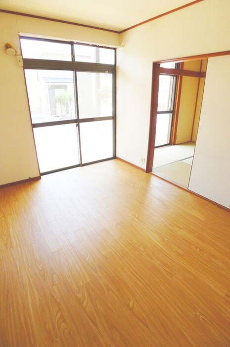 物件内観写真9　(室内からの展望)