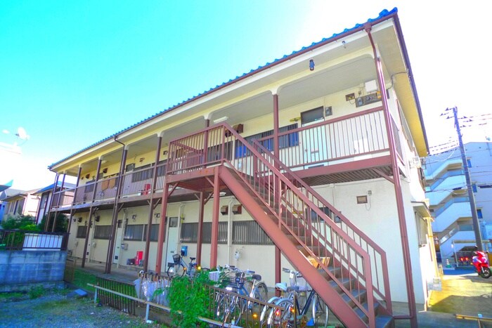 物件外観写真3　(エントランス部分)