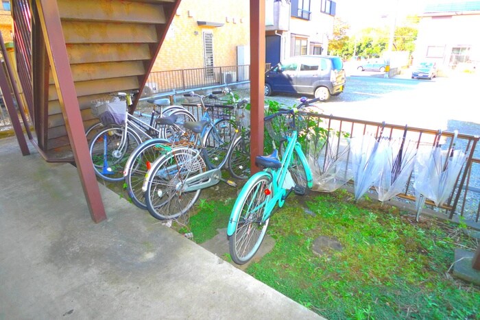 物件外観写真4　(駐輪場)