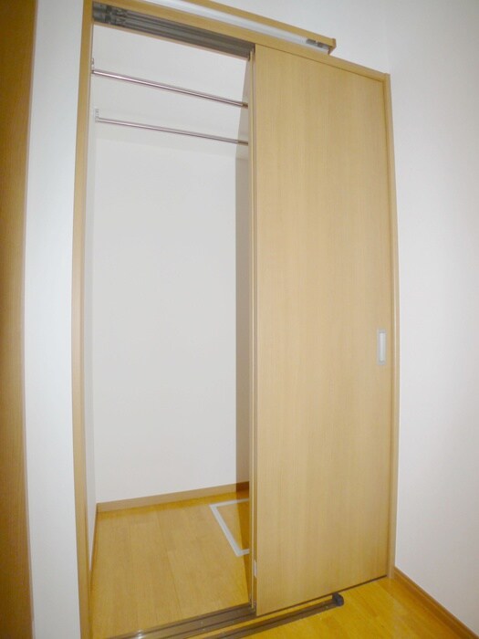 物件内観写真12　(収納)