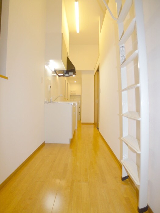 物件内観写真18　(廊下)