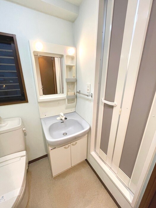 物件内観写真8　(洗面)