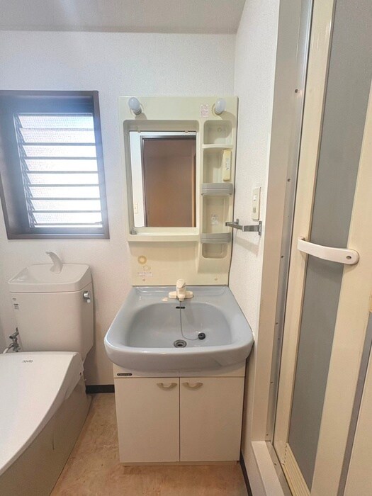 物件内観写真11　(洗面)