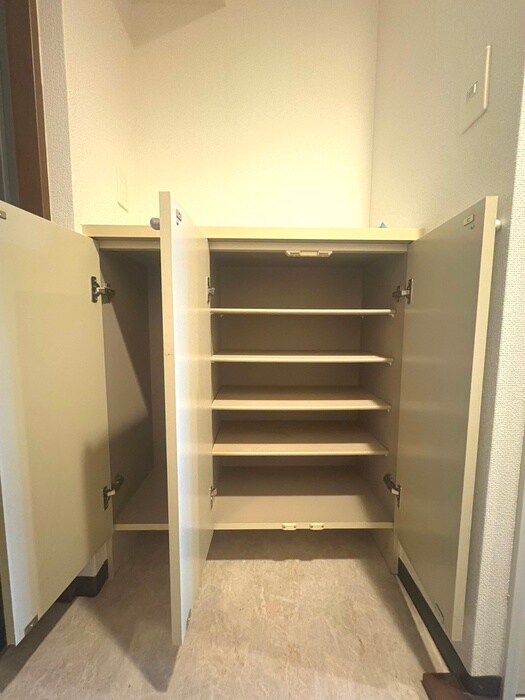 物件内観写真13　(靴箱)