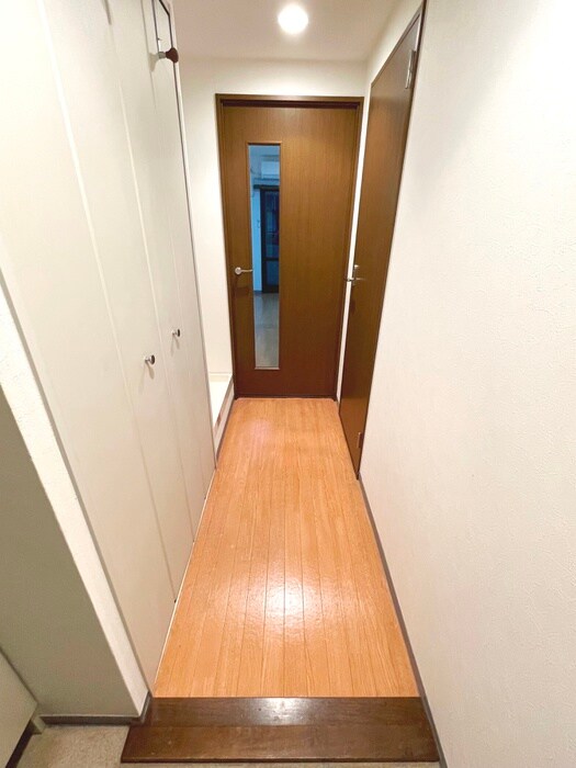 物件内観写真14　(廊下)