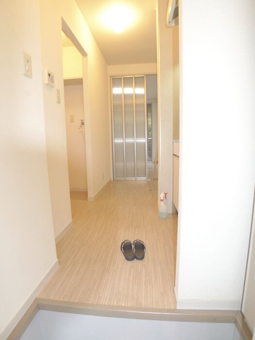 物件内観写真9　(廊下)