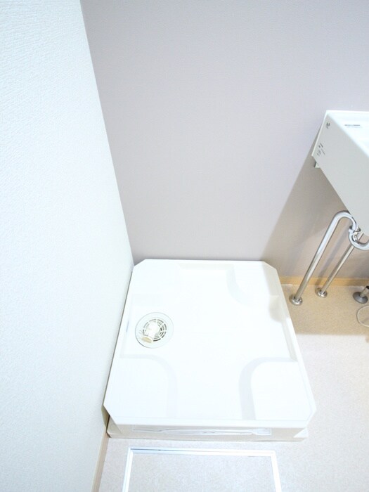 物件内観写真12　(洗濯機置場)