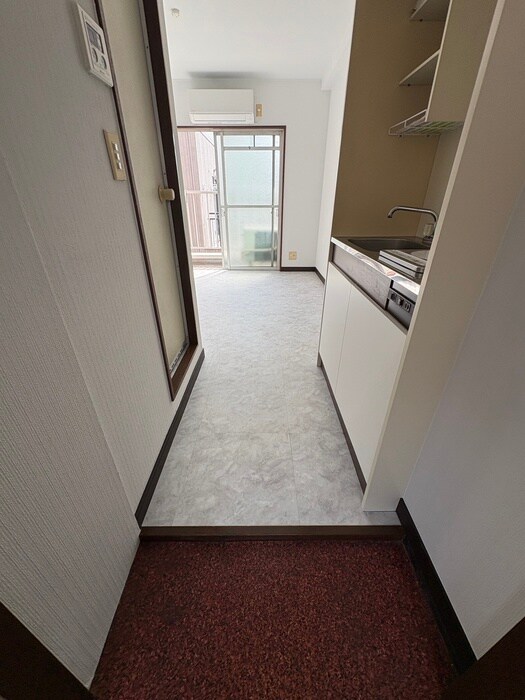 物件内観写真14　(廊下)