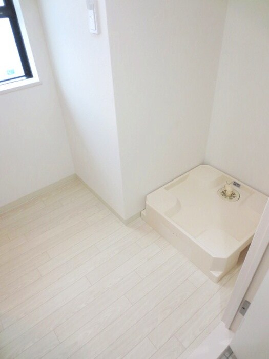 物件内観写真14　(洗濯機置場)