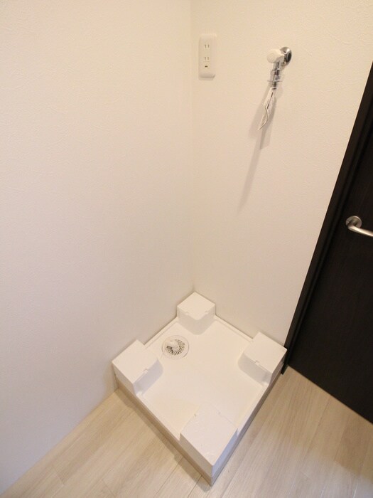 物件内観写真18　(洗濯機置場)