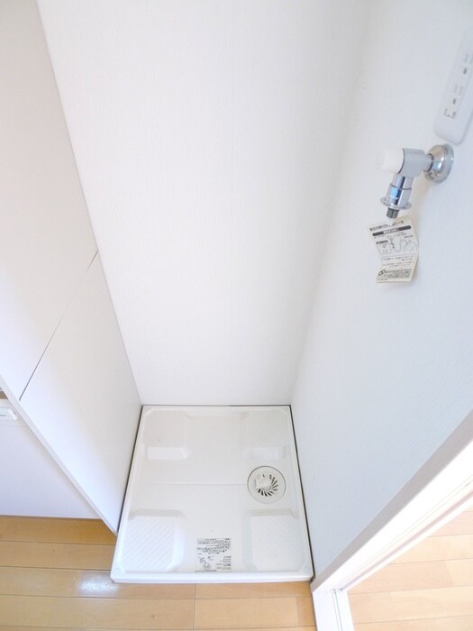 物件内観写真14　(洗濯機置場)