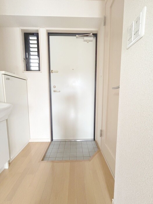 物件内観写真15　(玄関)