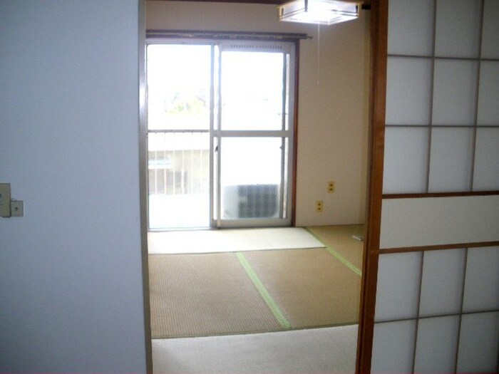 物件内観写真9　(室内からの展望)