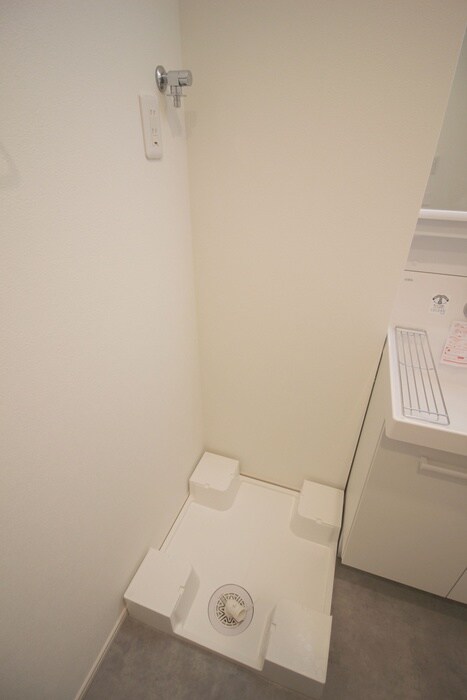 物件内観写真16　(洗濯機置場)