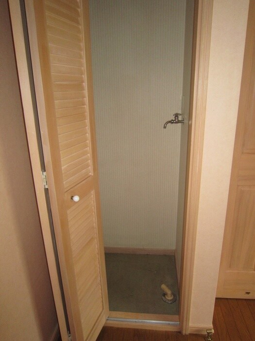 物件内観写真12　(洗濯機置場)