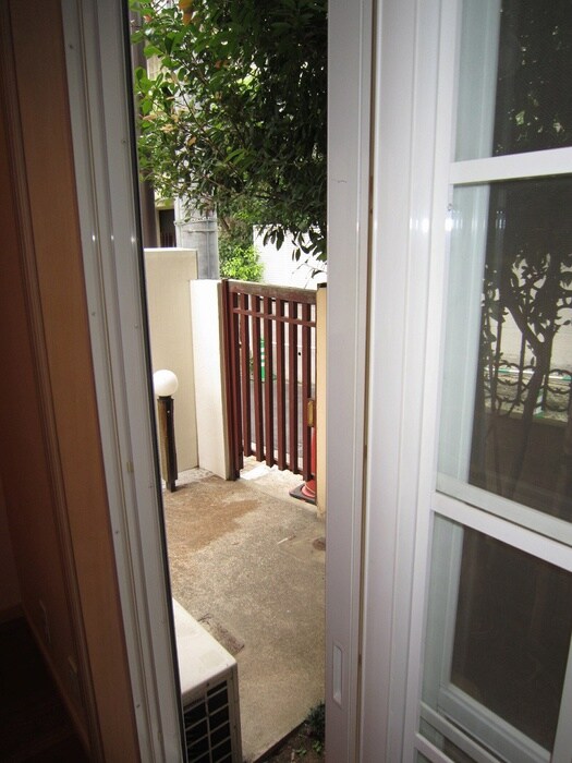 物件内観写真13　(室内からの展望)