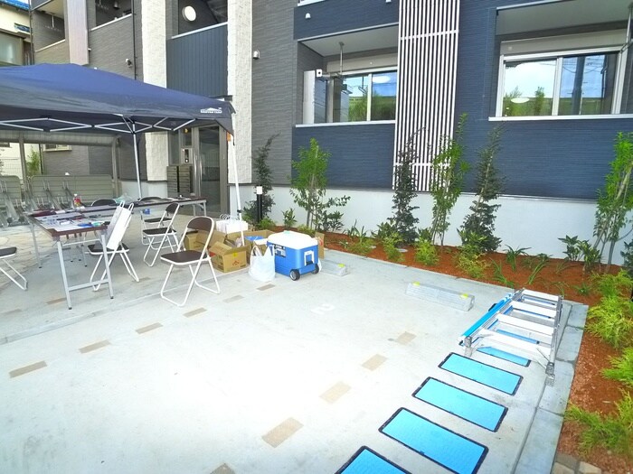 物件外観写真3　(駐車場)