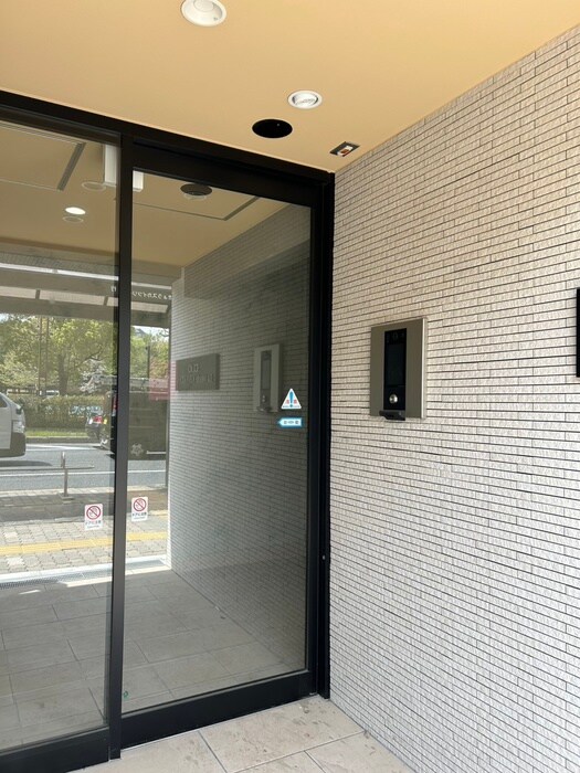 物件外観写真5　(エントランス部分)