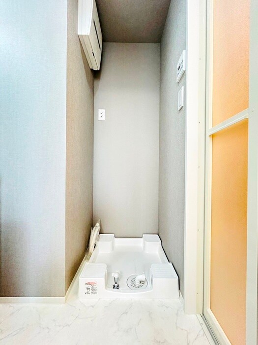 物件内観写真14　(洗濯機置場)