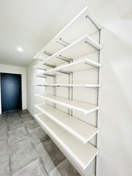 物件内観写真18　(玄関)