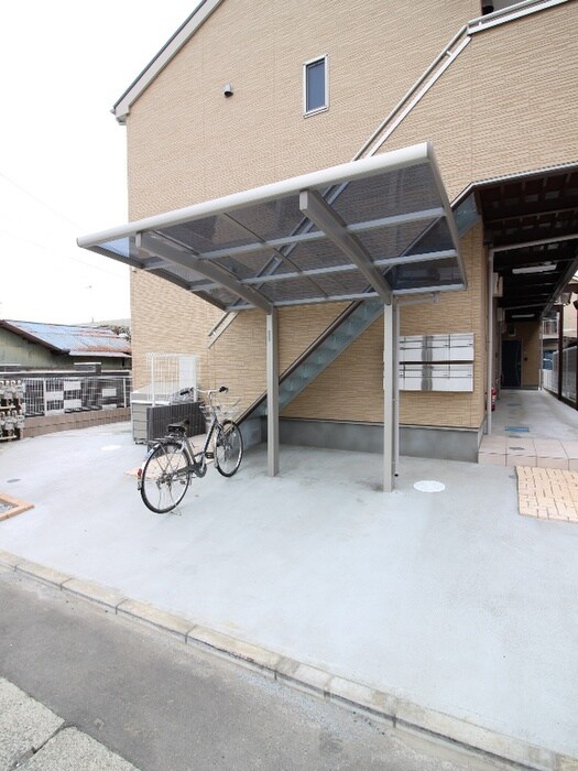 物件外観写真3　(駐輪場)