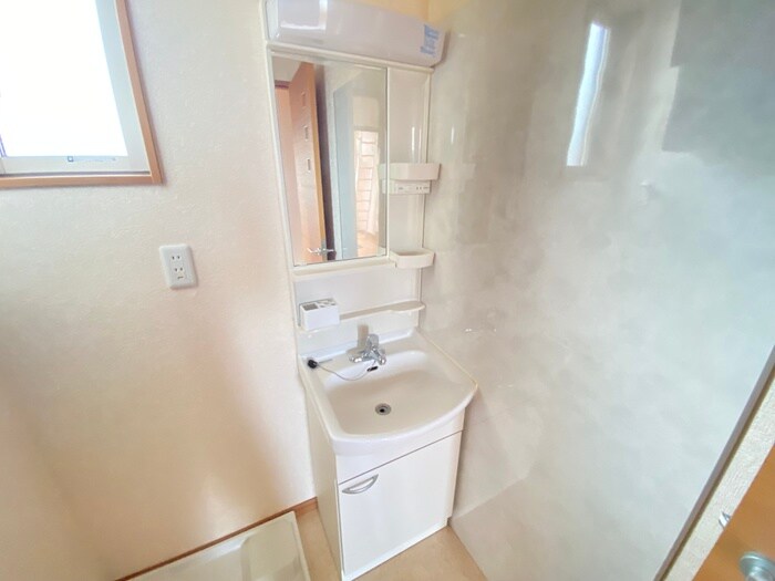 物件内観写真13　(洗面)