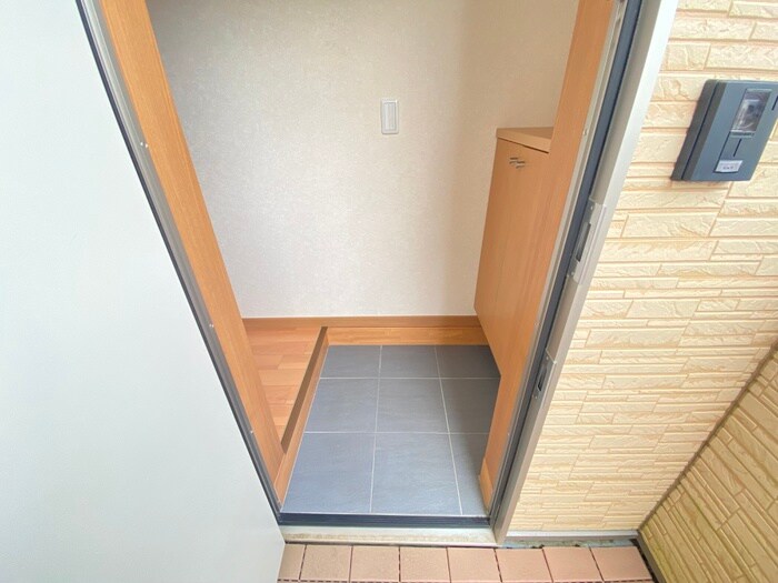 物件内観写真15　(玄関)