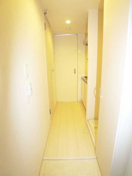 物件内観写真19　(玄関)