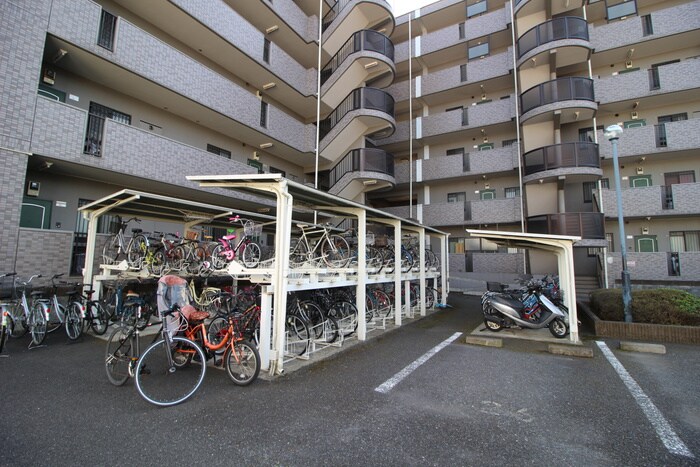 物件外観写真5　(駐輪場)