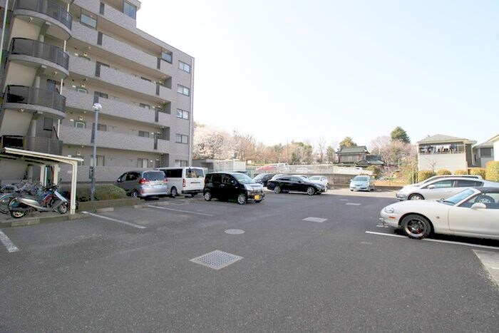 物件外観写真6　(駐車場)