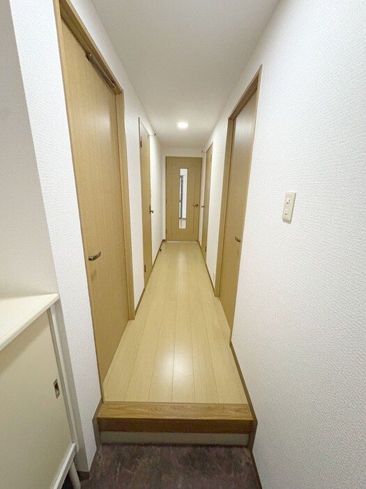 物件内観写真10　(廊下)