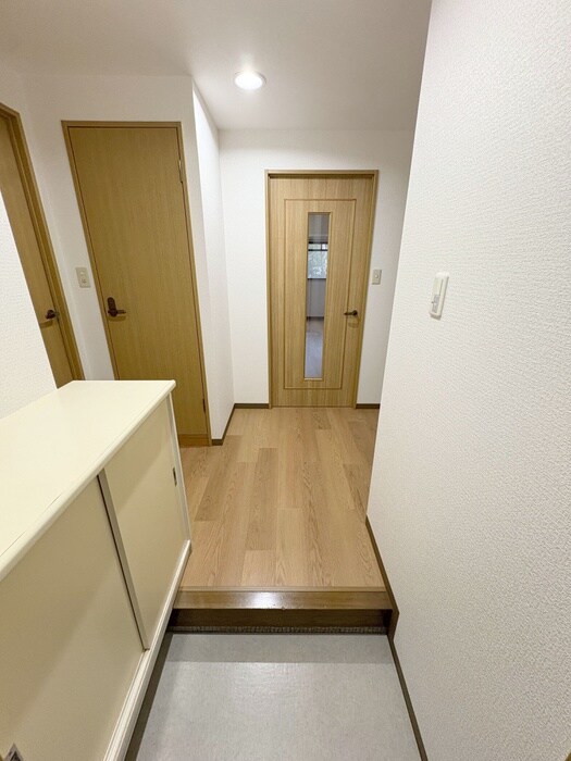 物件内観写真11　(廊下)