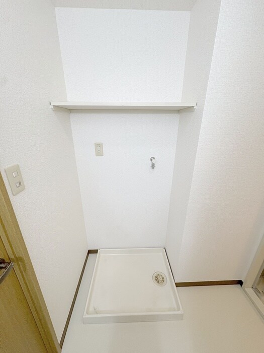 物件内観写真16　(洗濯機置場)