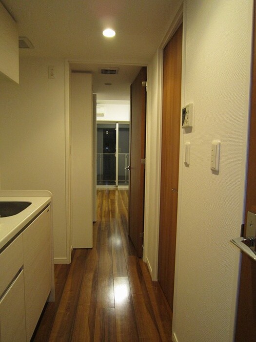 物件内観写真12　(廊下)
