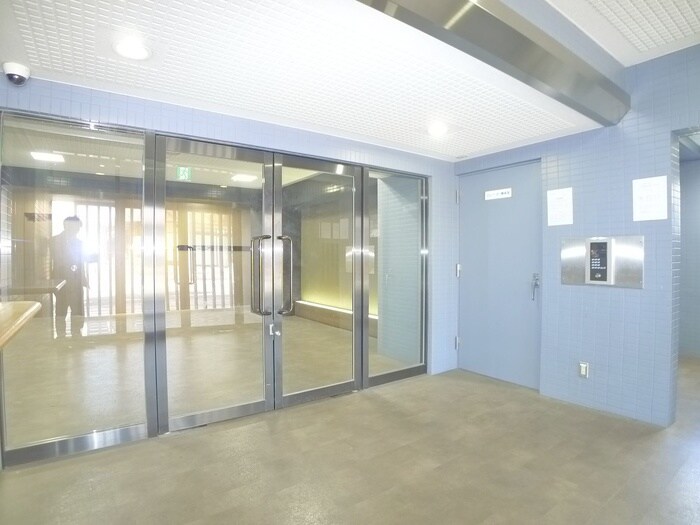 物件外観写真5　(エントランス部分)