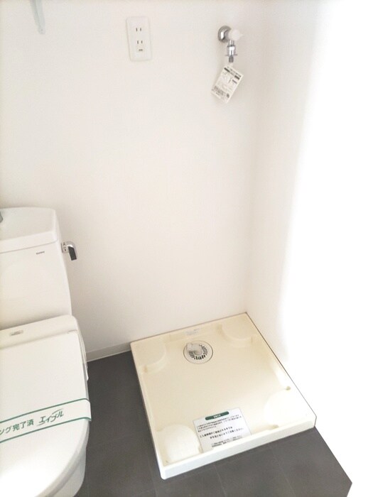 物件内観写真15　(洗濯機置場)