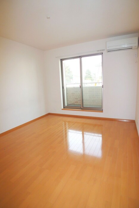 物件内観写真6　(室内からの展望)