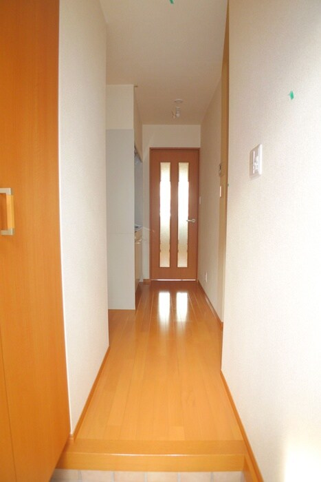 物件内観写真12　(玄関)