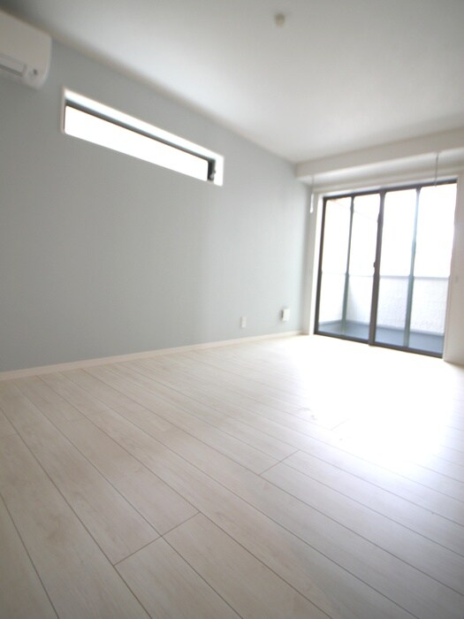 物件内観写真10　(室内からの展望)