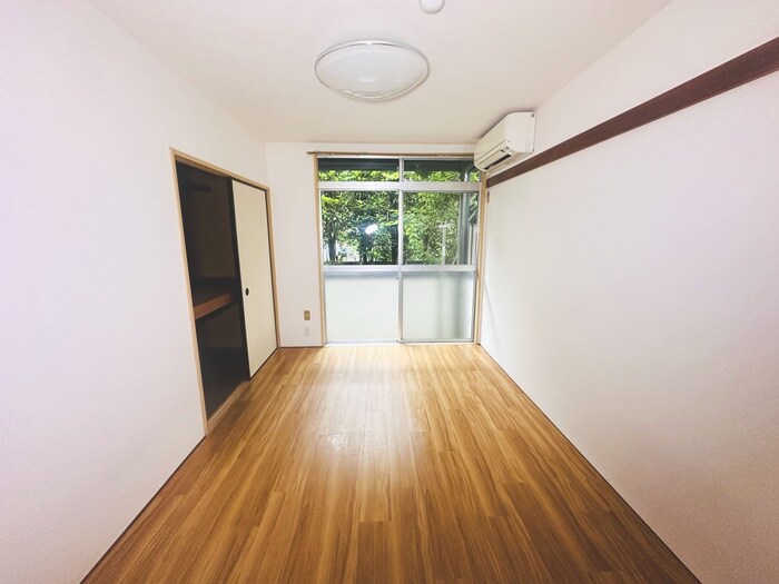 物件内観写真8　(居室)