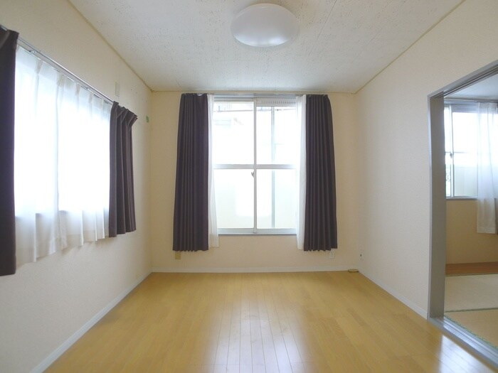 物件内観写真9　(室内からの展望)