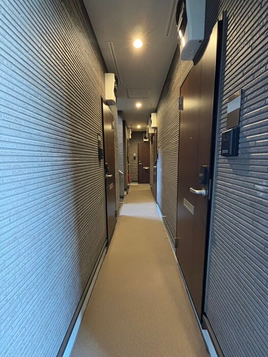 物件外観写真6　(エントランス部分)