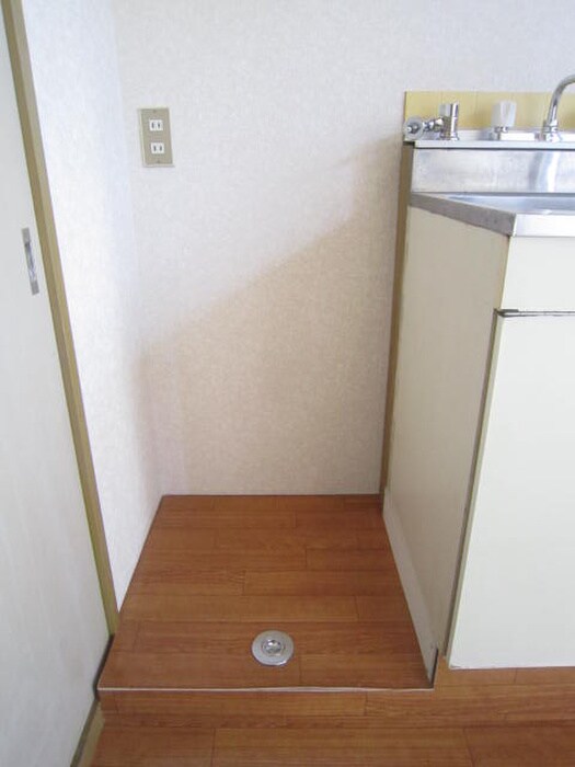 物件内観写真14　(洗濯機置場)