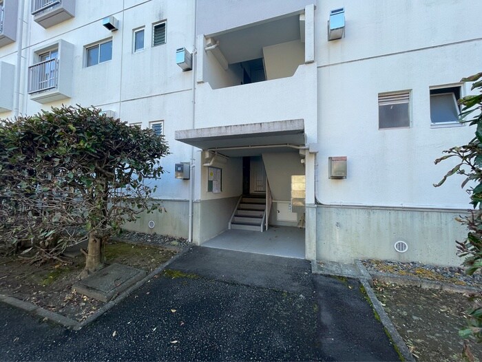 物件外観写真5　(エントランス部分)