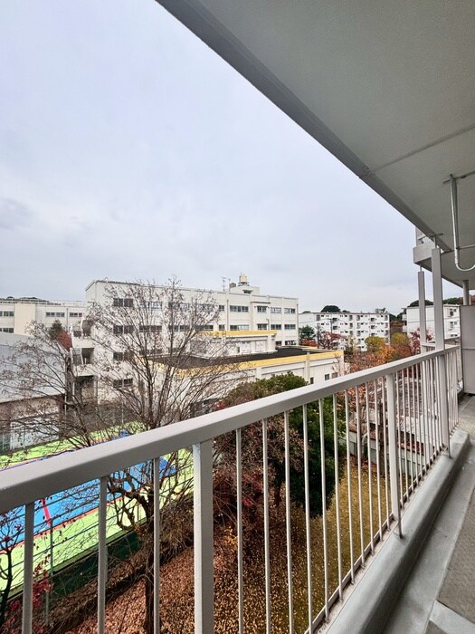 物件内観写真15　(室内からの展望)