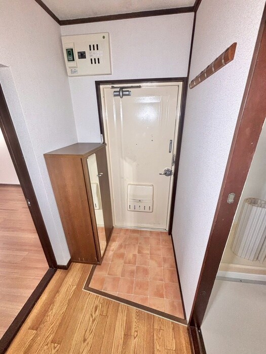 物件内観写真16　(玄関)