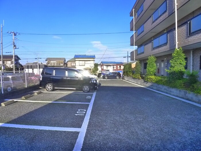 物件外観写真6　(駐車場)